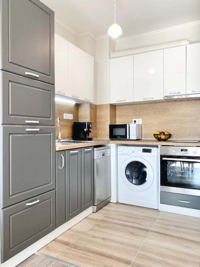 Private Apartment For 4 Guests And Parking Plovdiv Bagian luar foto