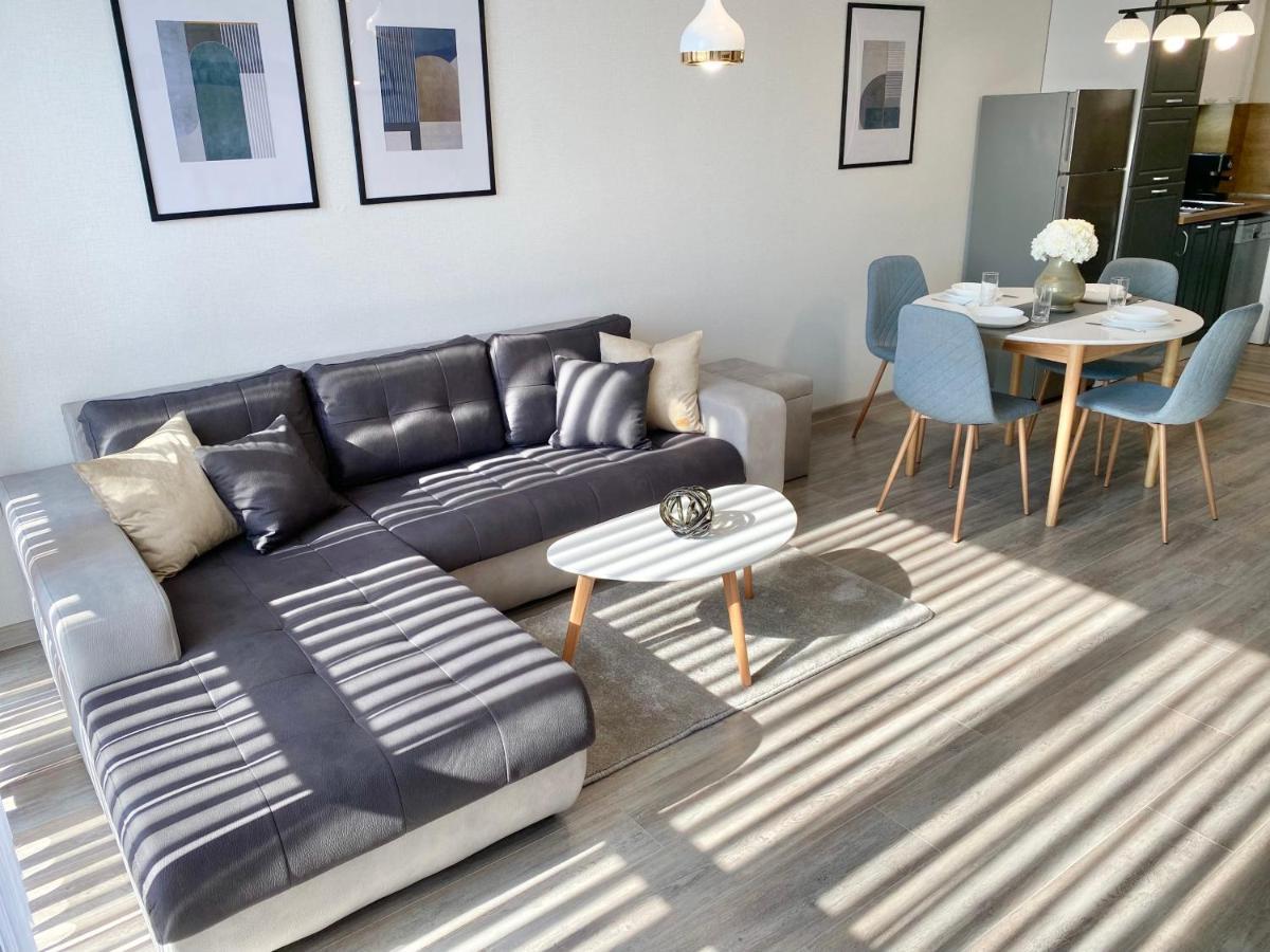 Private Apartment For 4 Guests And Parking Plovdiv Bagian luar foto